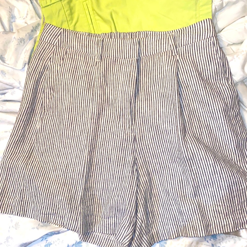 Old Navy linen striped shorts size M
